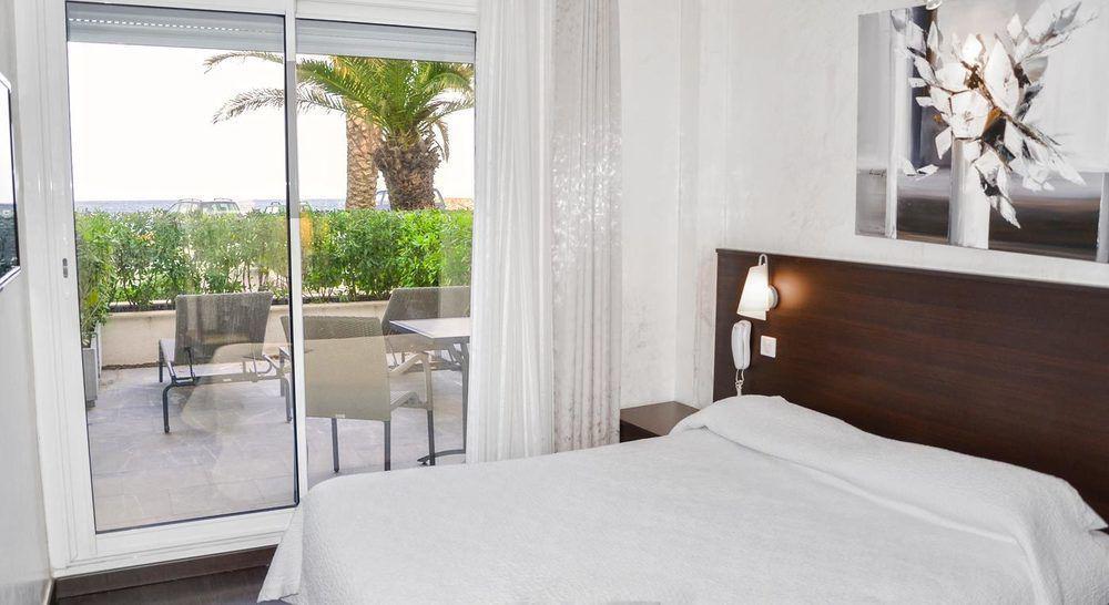 Hotel La Plage Sainte-Maxime Buitenkant foto